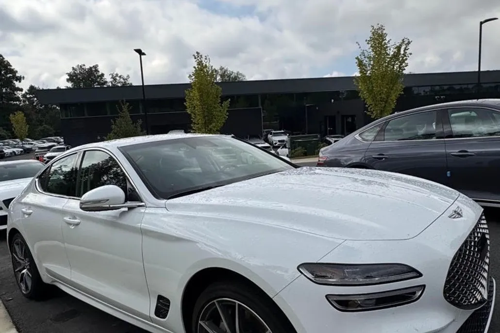 2025 Genesis G70 2.5T photo 1