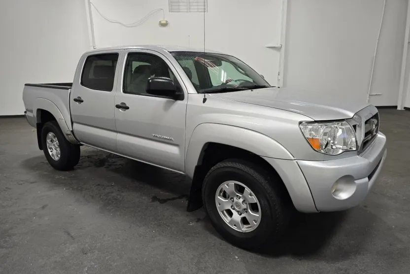 2010 Toyota Tacoma Double Cab PreRunner photo 1