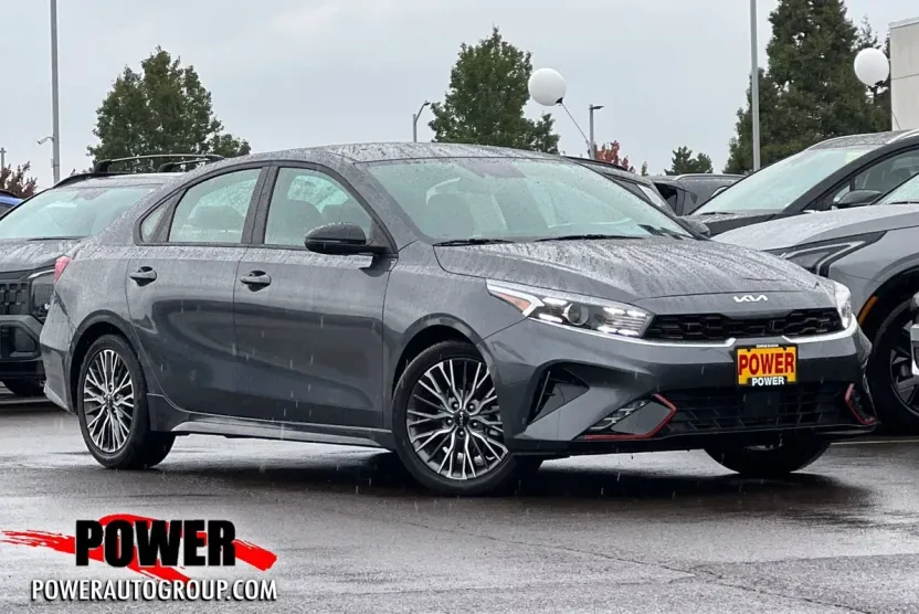 2022 Kia Forte GT-Line photo 1