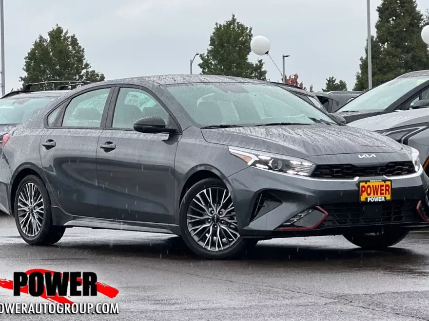 2022 Kia Forte GT-Line photo 1