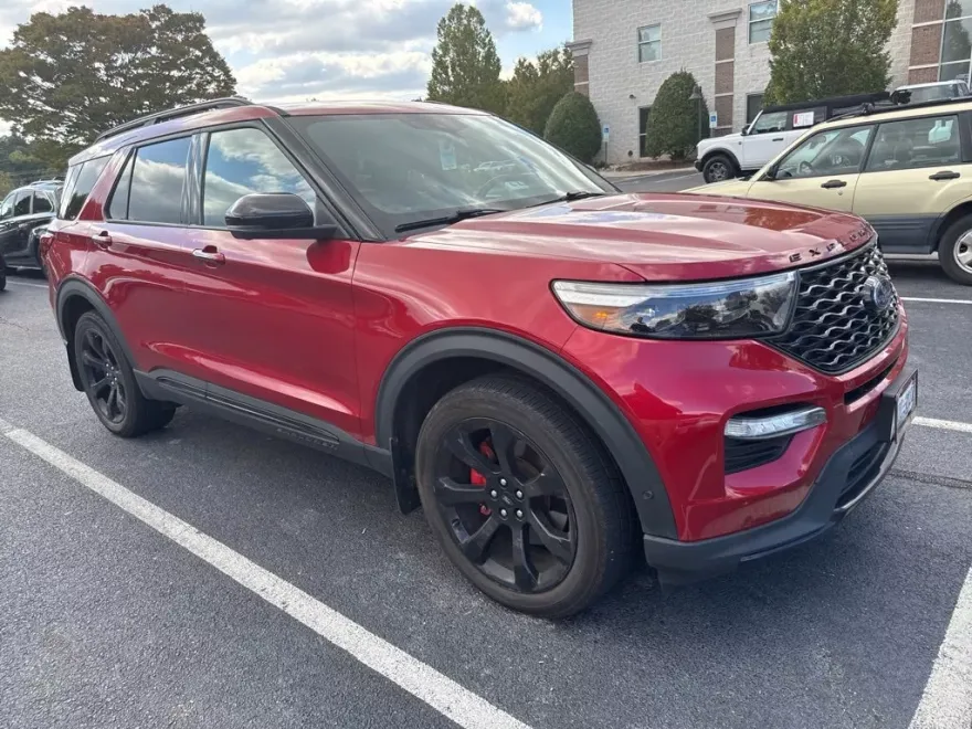 2021 Ford Explorer ST photo 1