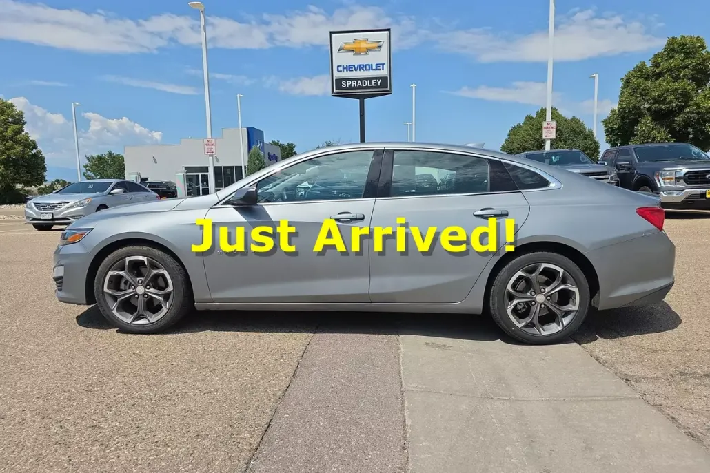 2023 Chevrolet Malibu 1LT photo 1