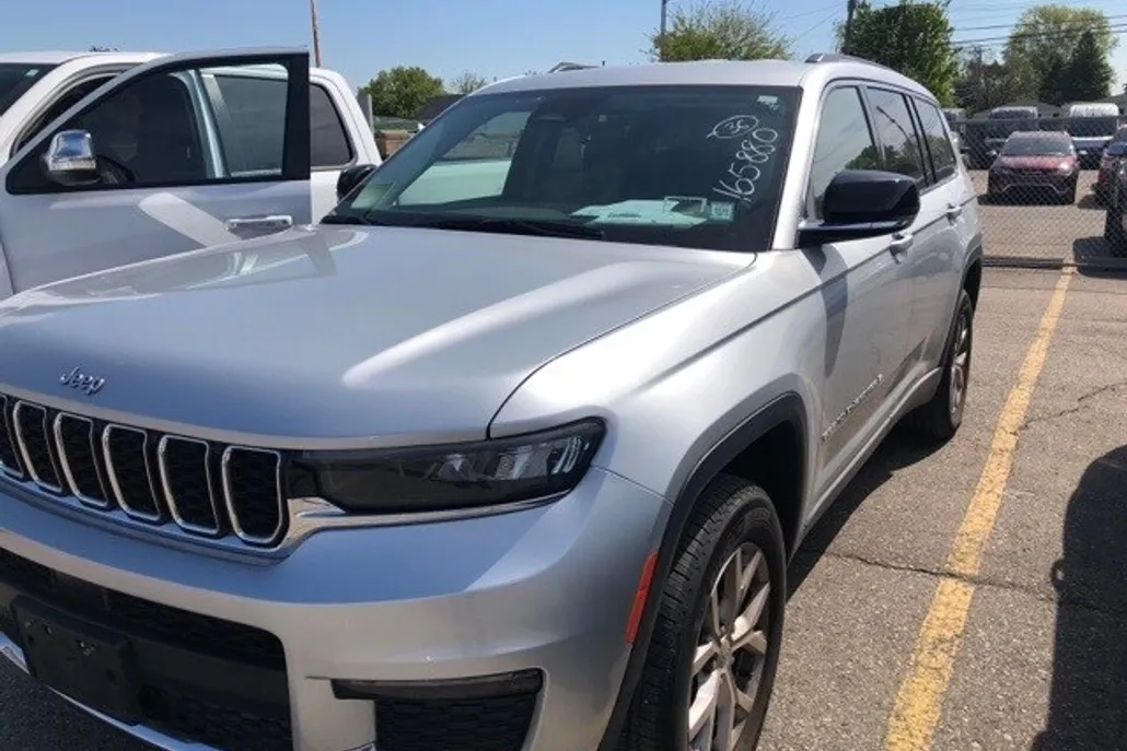 2021 Jeep Grand Cherokee L photo 1
