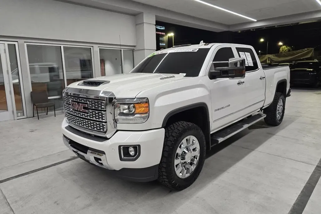 2019 Gmc Sierra HD Denali photo 1