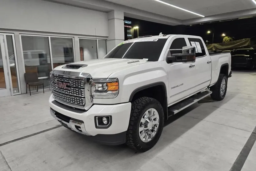 2019 Gmc Sierra HD Denali photo 1