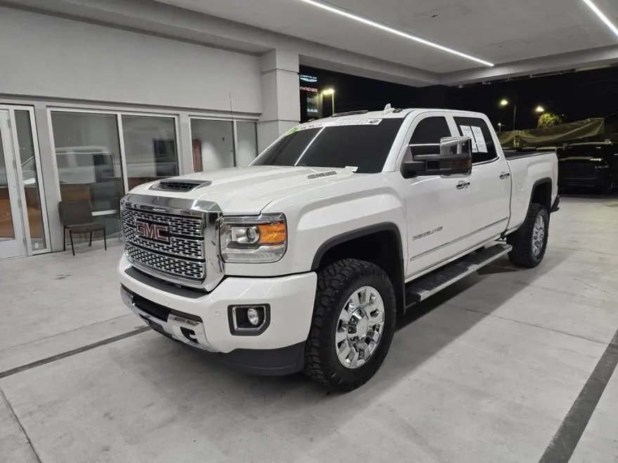 2019 Gmc Sierra HD Denali photo 1
