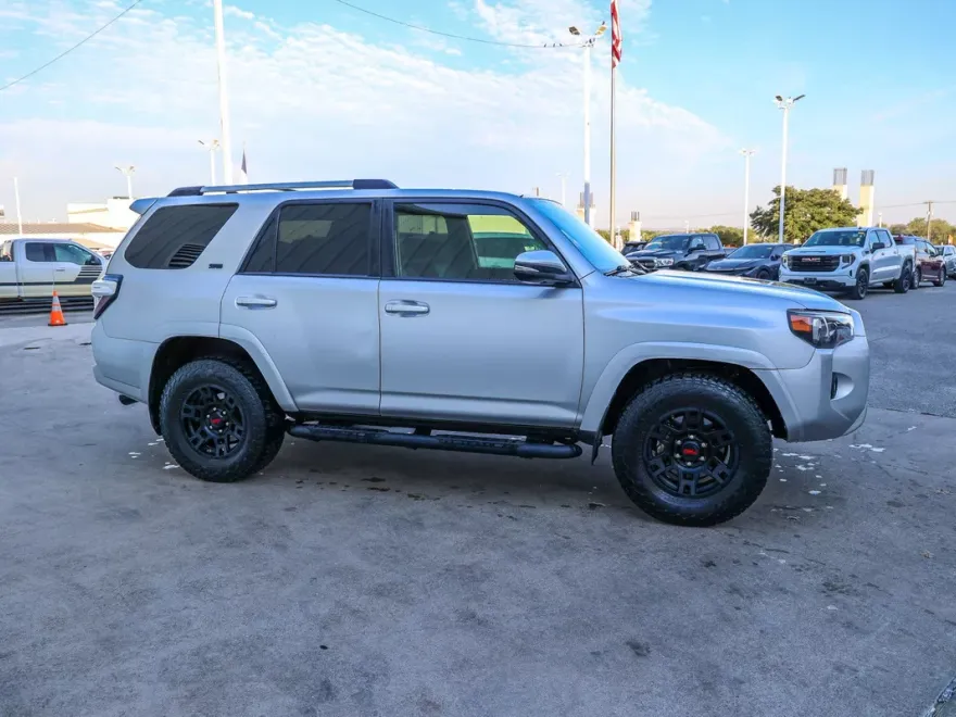 2021 Toyota 4Runner SR5 Premium photo 1