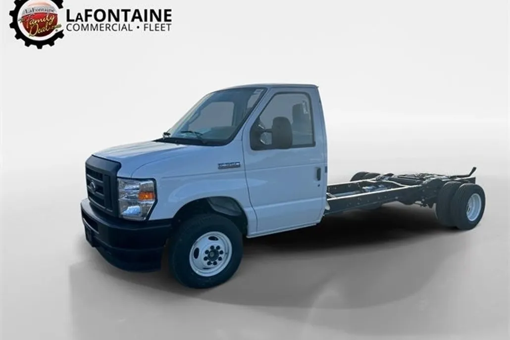 2025 Ford E-350 photo 1