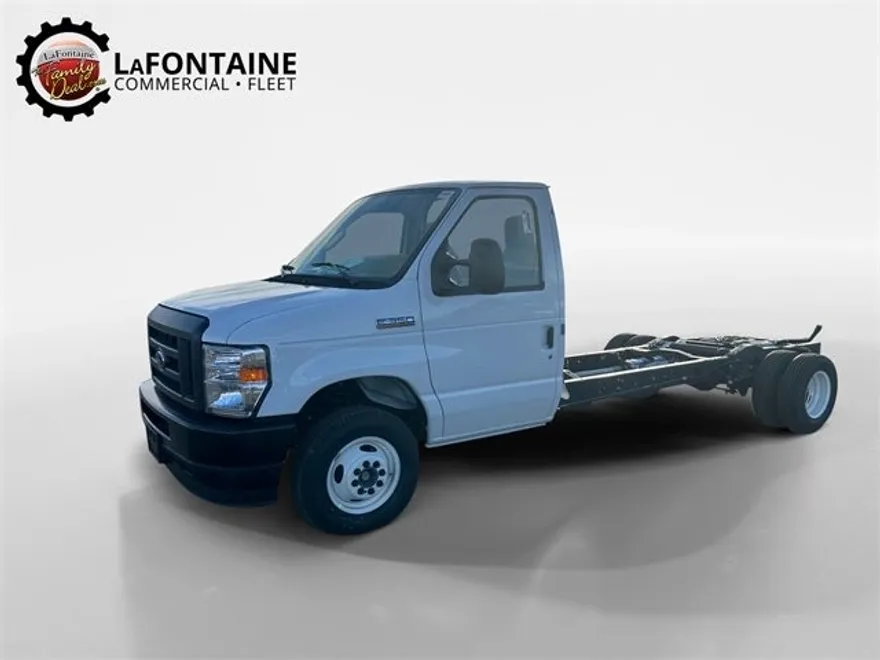 2025 Ford E-350 photo 1