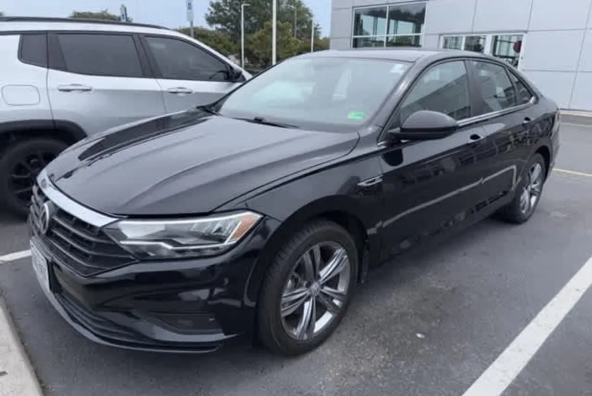 2019 Volkswagen Jetta R-Line photo 1