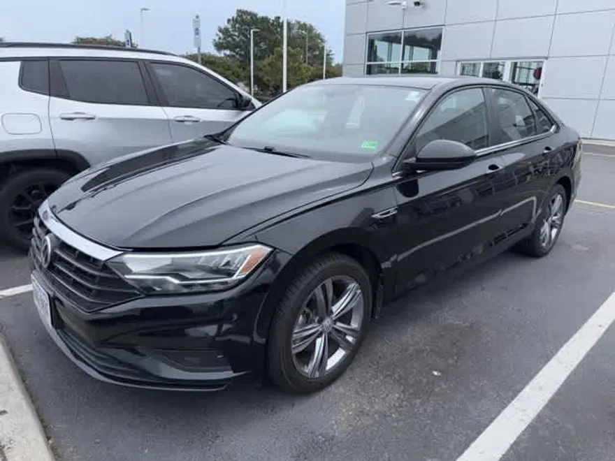 2019 Volkswagen Jetta R-Line photo 1
