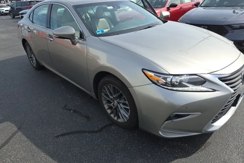 2018 Lexus ES 350 photo 1