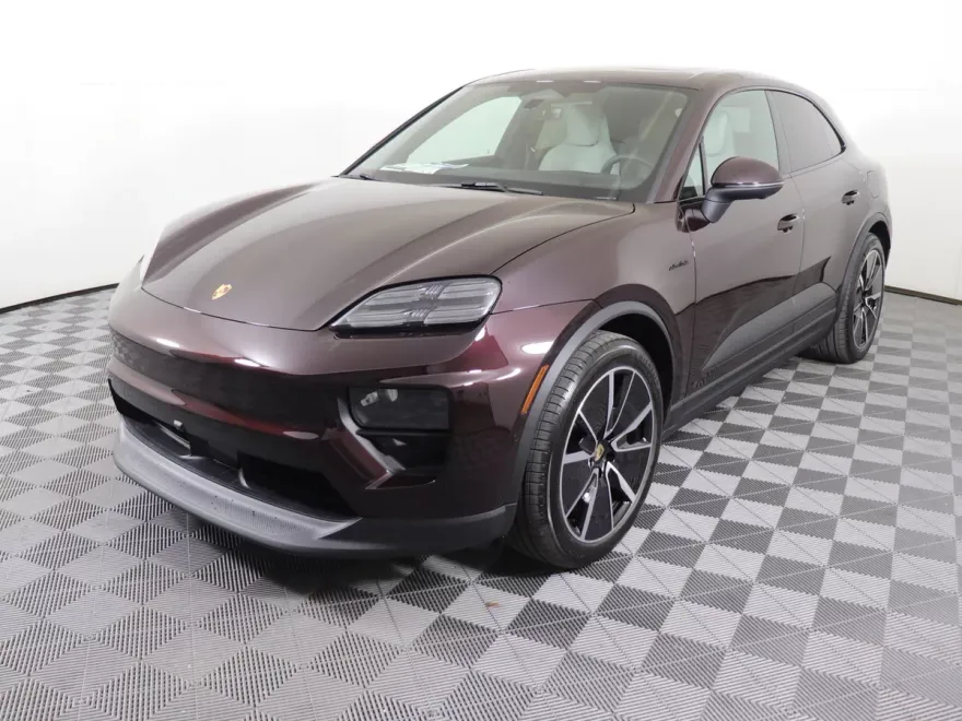 2025 Porsche Macan Electric photo 1
