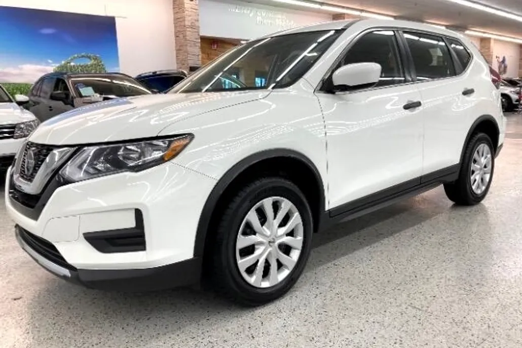 2019 Nissan Rogue S photo 1