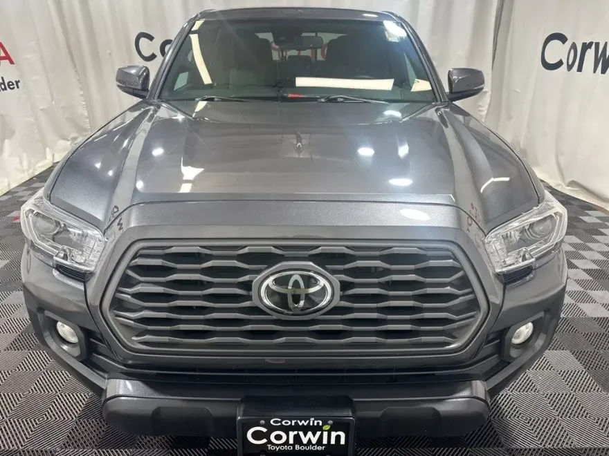 2022 Toyota Tacoma TRD Off-Road photo 1