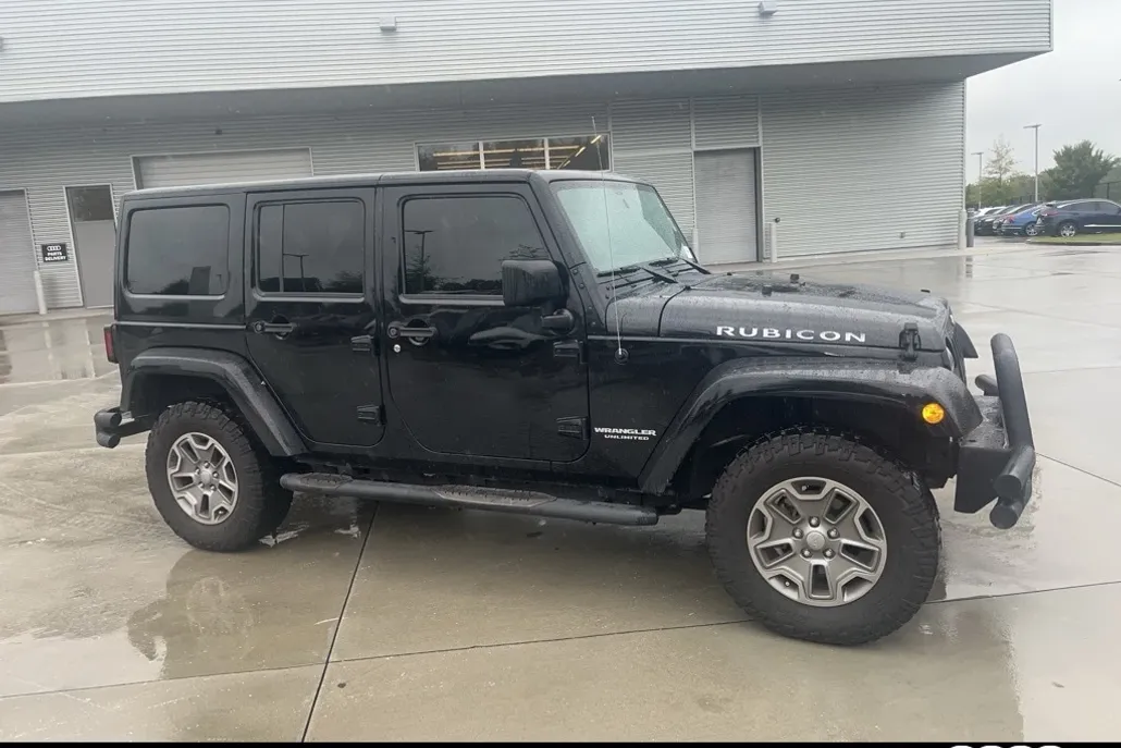 2017 Jeep Wrangler Unlimited Rubicon photo 1