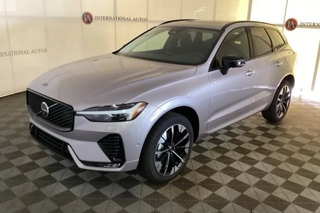 2026 Volvo XC60 B5 Plus photo 1