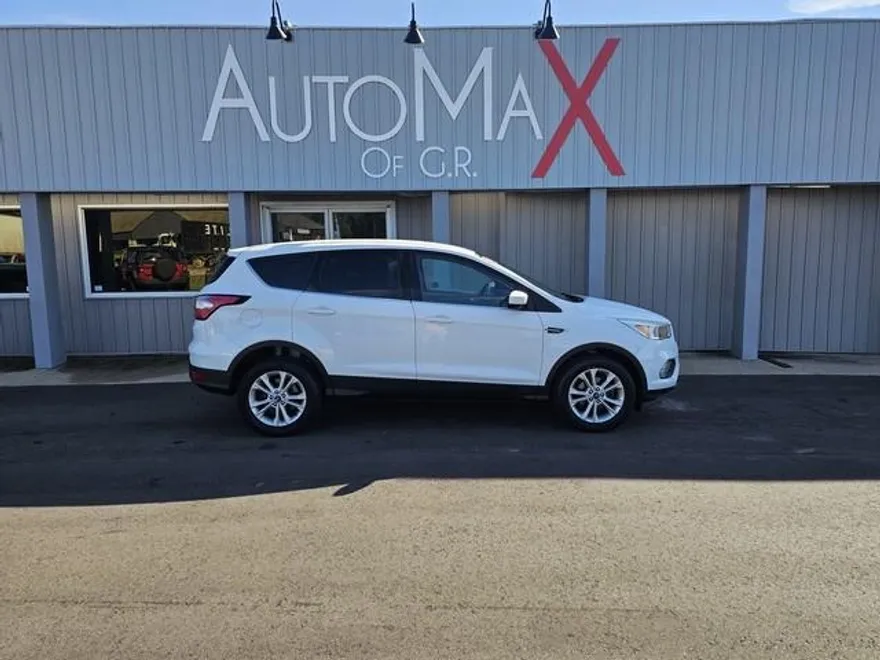 2017 Ford Escape SE photo 1