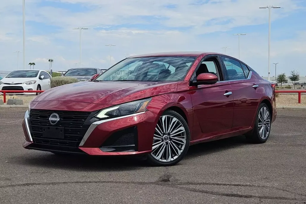 2023 Nissan Altima 2.5 SL photo 1