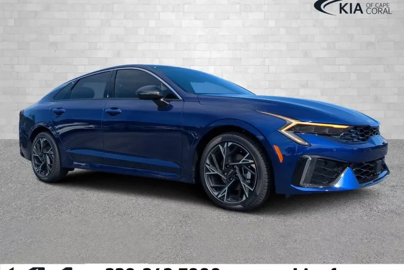 2025 Kia K5 GT-Line photo 1
