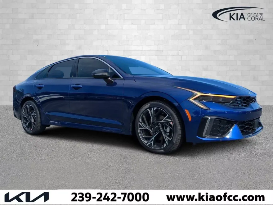 2025 Kia K5 GT-Line photo 1
