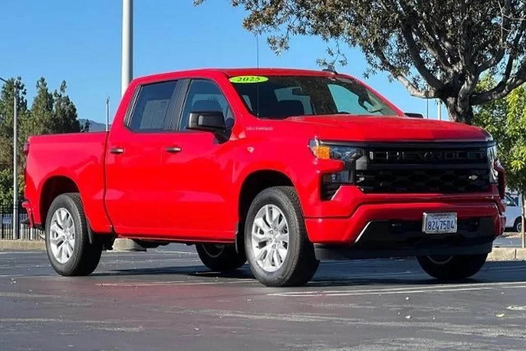 2025 Chevrolet Silverado 1500 Custom photo 1