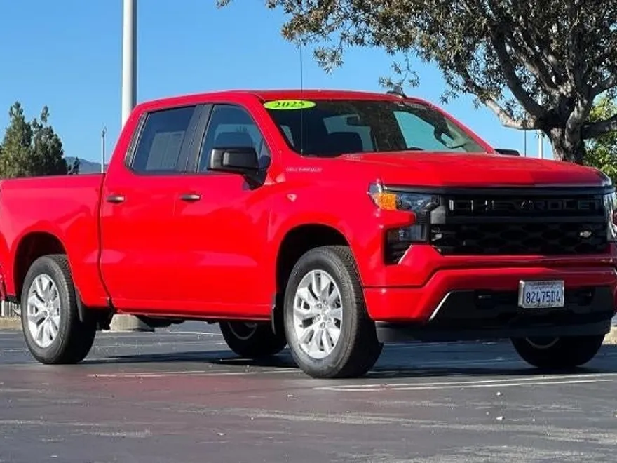 2025 Chevrolet Silverado 1500 Custom photo 1