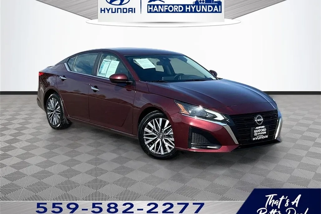 2023 Nissan Altima 2.5 SV photo 1
