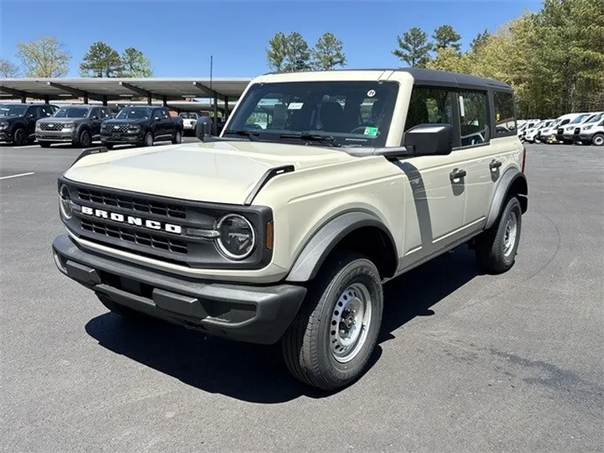 2025 Ford Bronco Base photo 1