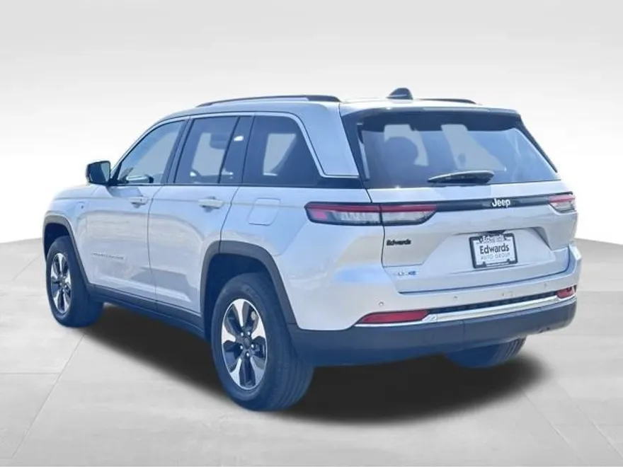 2023 Jeep Cherokee 4xe photo 1