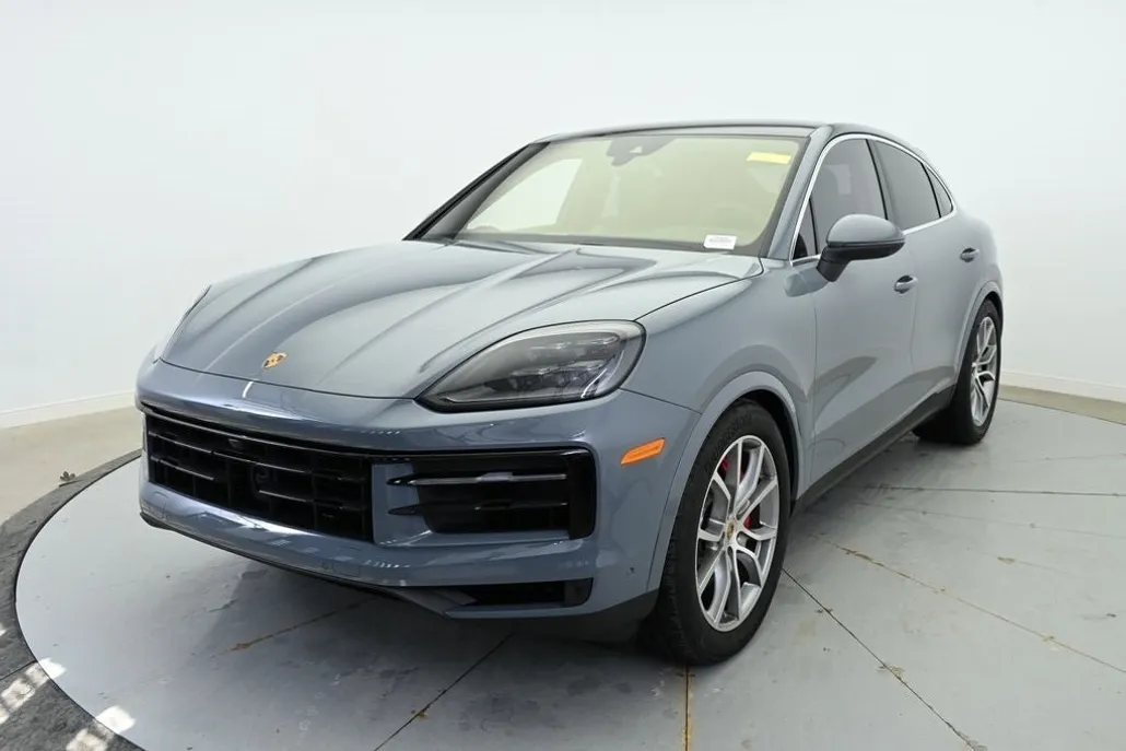 2024 Porsche Cayenne Coupe photo 1