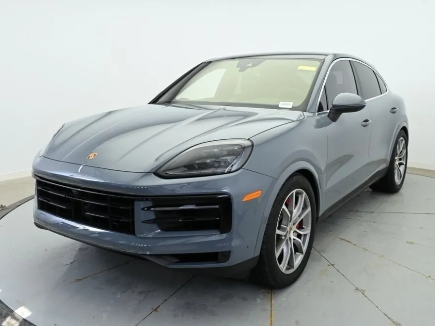 2024 Porsche Cayenne Coupe photo 1