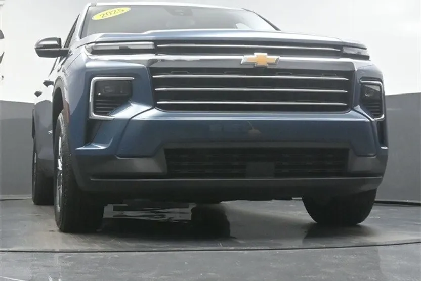 2025 Chevrolet Traverse photo 1