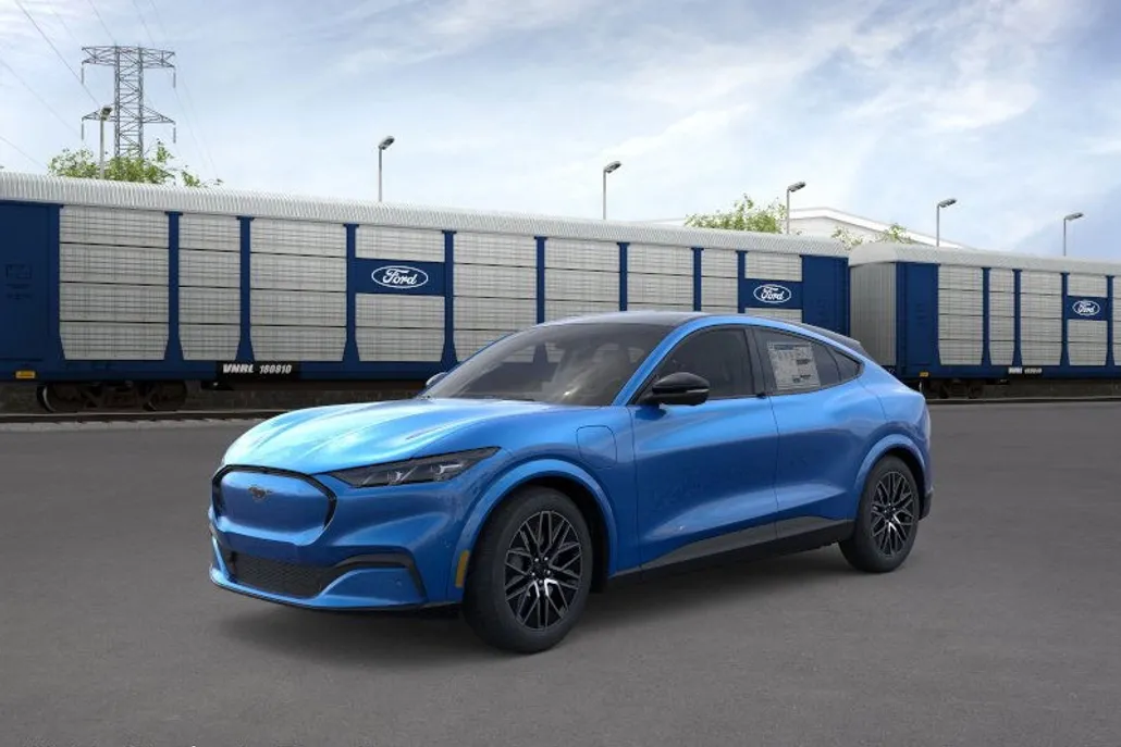2025 Ford Mustang Mach-E Premium photo 1