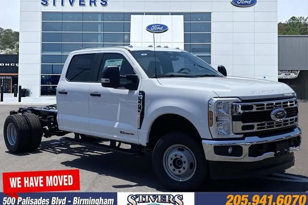 2025 Ford F-350 XL photo 1