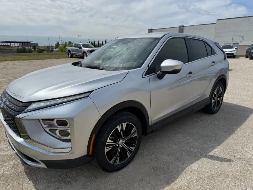 2022 Mitsubishi Eclipse Cross SE photo 1