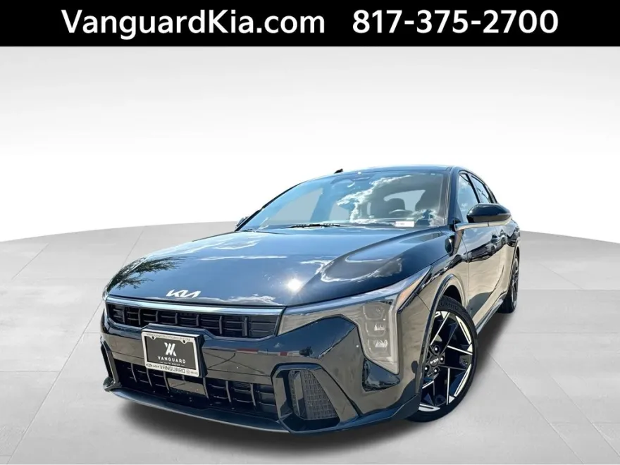 2025 Kia K4 GT-Line photo 1