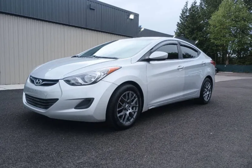 2012 Hyundai Elantra GLS photo 1