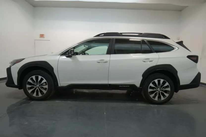 2025 Subaru Outback Limited photo 1