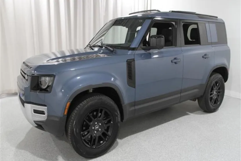 2025 Land Rover Defender 110 S photo 1