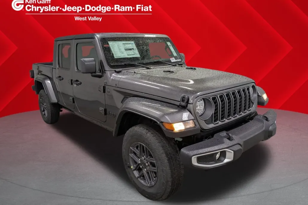 2025 Jeep Gladiator Sport S photo 1