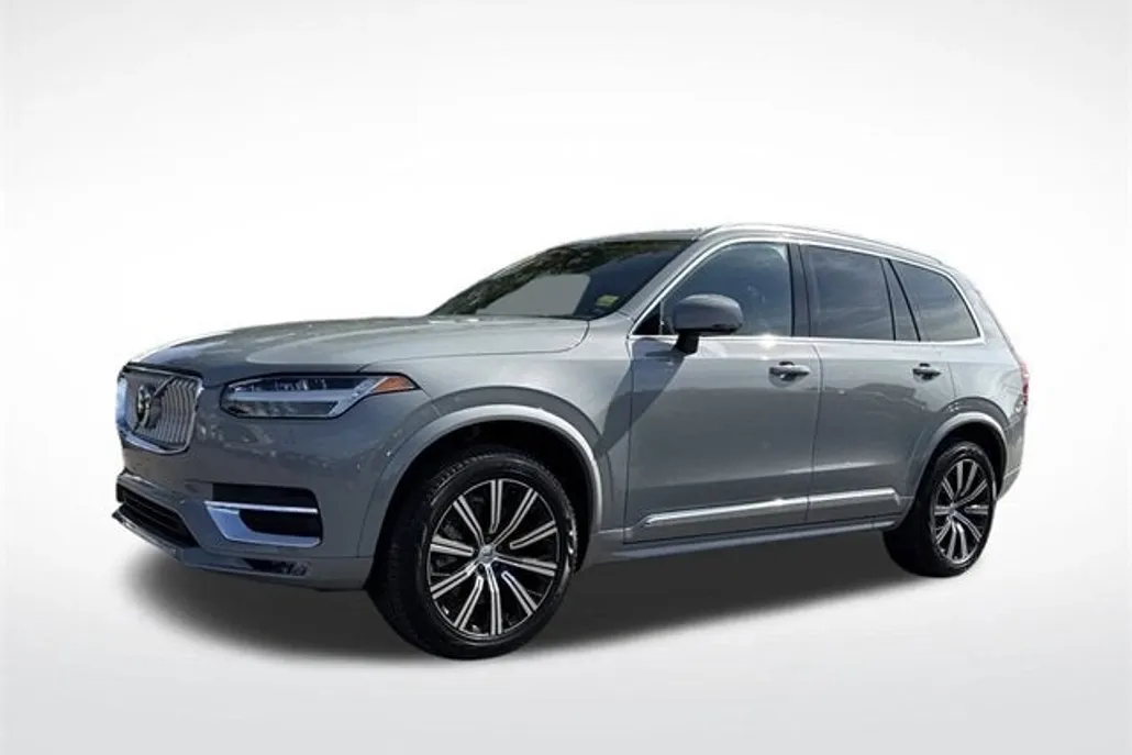 2025 Volvo XC90 Core photo 1