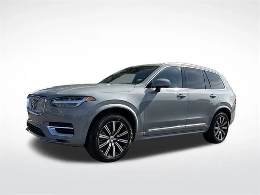 2025 Volvo XC90 Core photo 1