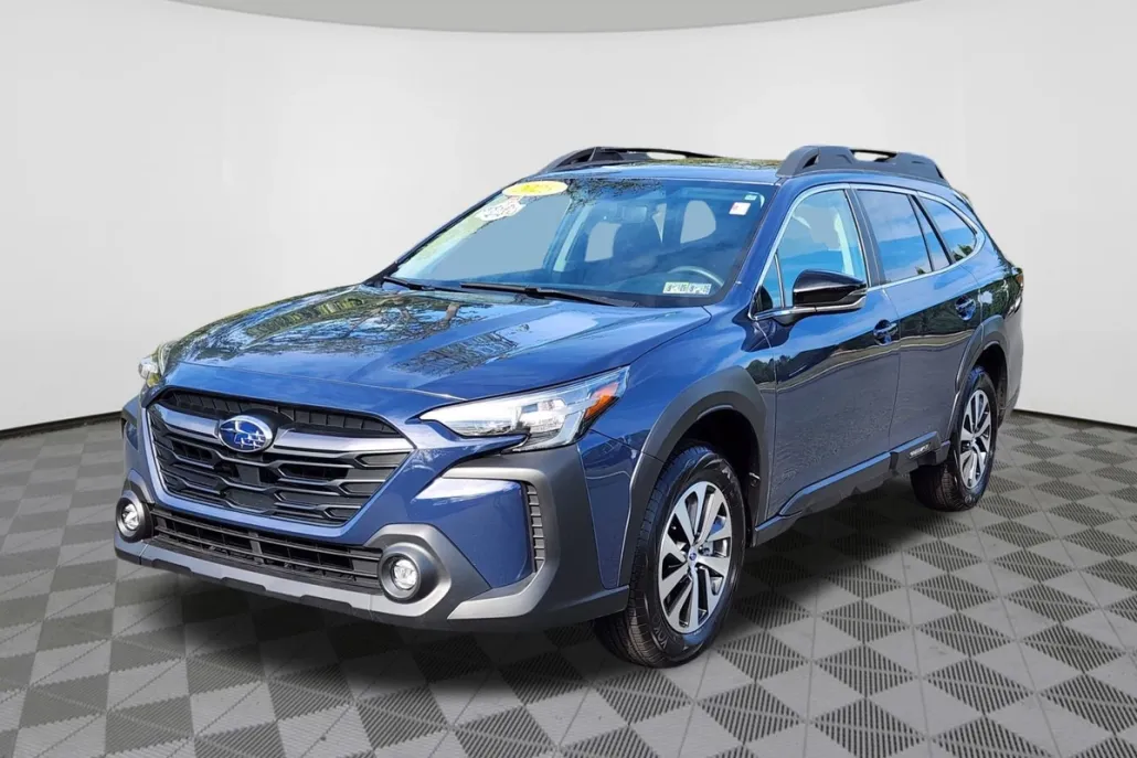 2025 Subaru Outback Premium photo 1