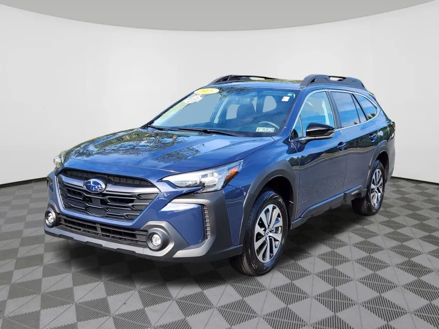 2025 Subaru Outback Premium photo 1