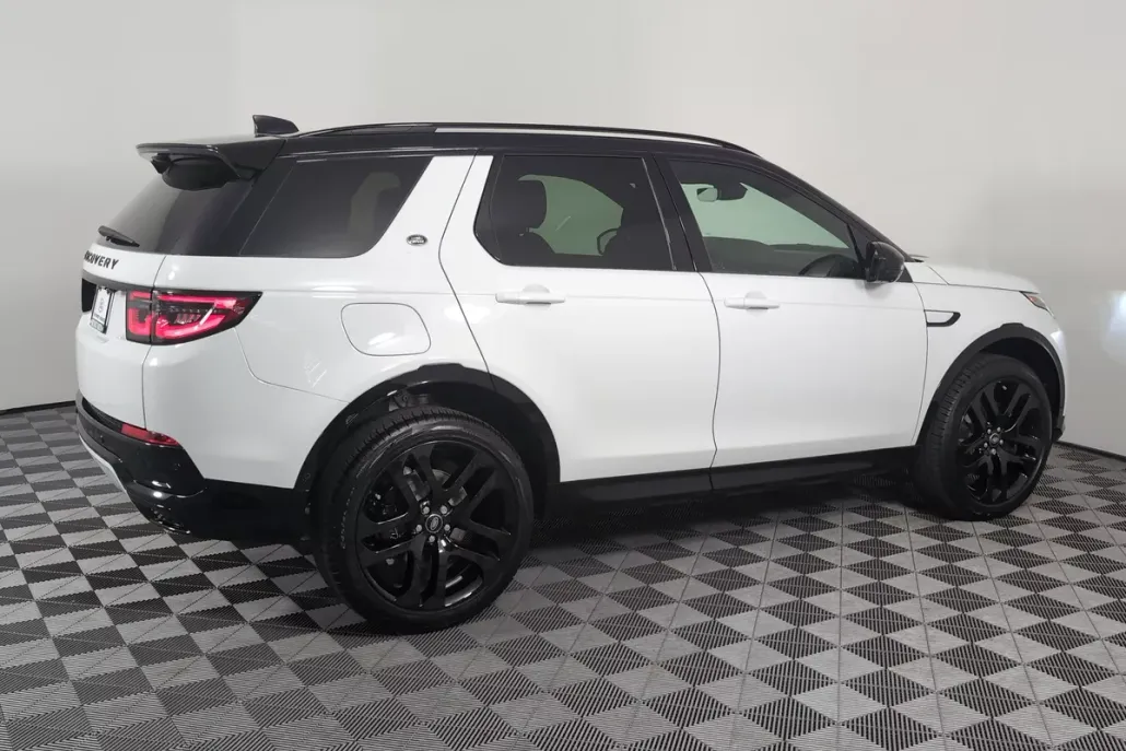 2025 Land Rover Discovery Sport Dynamic SE photo 1