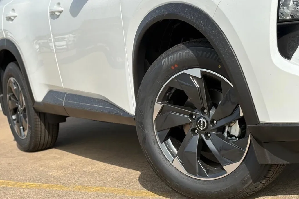 2026 Nissan Rogue SV photo 1