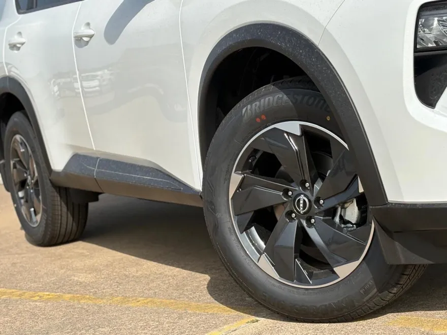 2026 Nissan Rogue SV photo 1