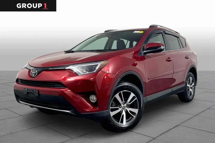 2018 Toyota RAV4 XLE photo 1