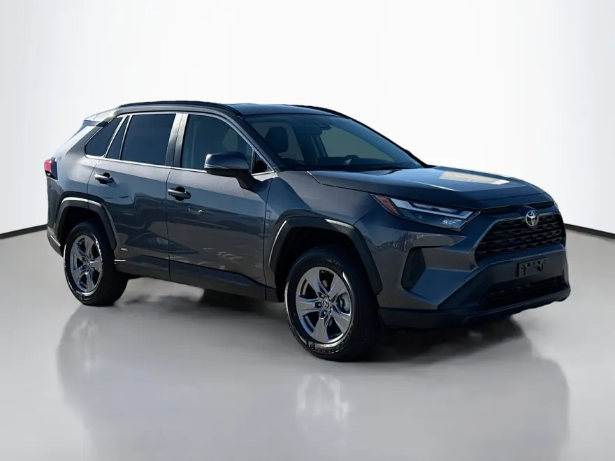 2025 Toyota RAV4 Hybrid LE photo 1